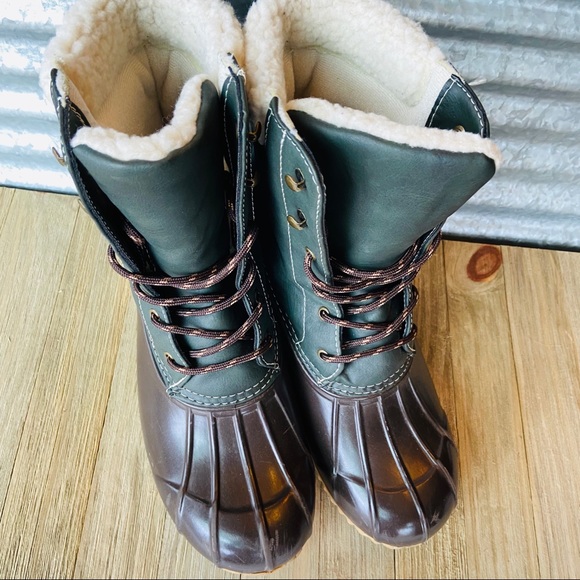 Rampage Shoes - Rampage Women’s Brown & Green Duck Boots Size 10